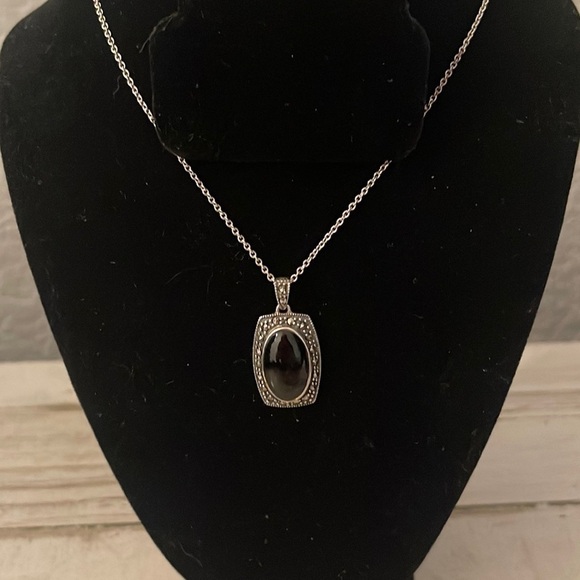 Silver Marcasite Onyx Pendant Necklace. - Picture 2 of 7